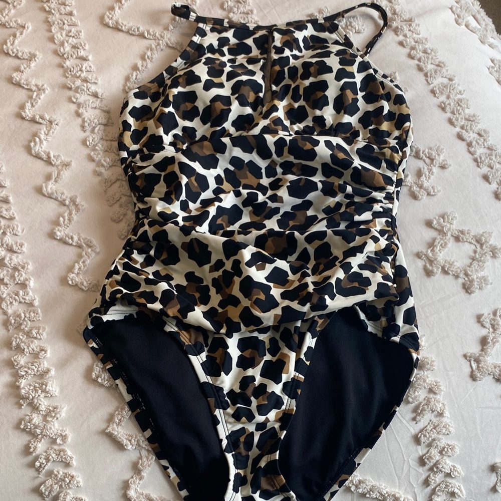 Chic Leopard One Piece Swimsuit